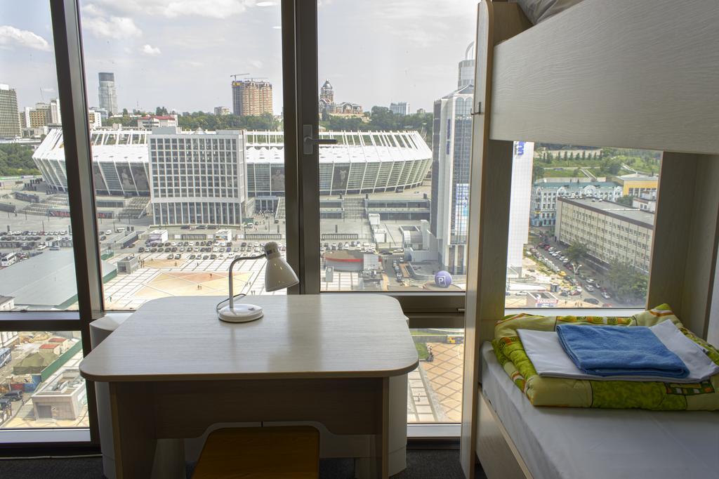 Yak Olympic Hostel Kyiv Exterior photo